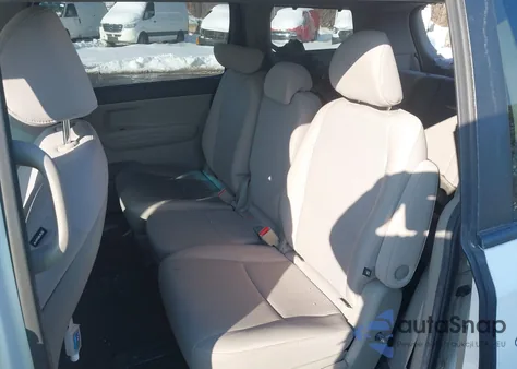 2016 Kia Sedona Lx z USA, uszkodzony, nr VIN KNDMB5C10G6121549